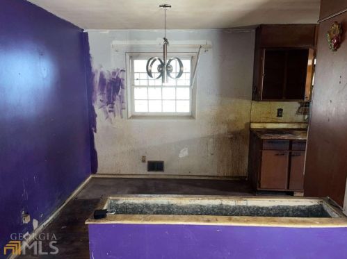 988 Forrest Cir, Atlanta GA 30354-2535 exterior