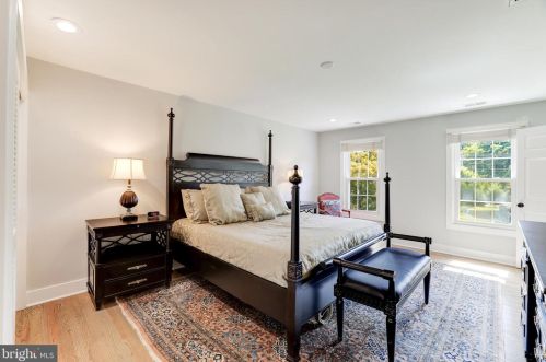 1326 Kirby Rd, Mc Lean VA  22101-2409 exterior