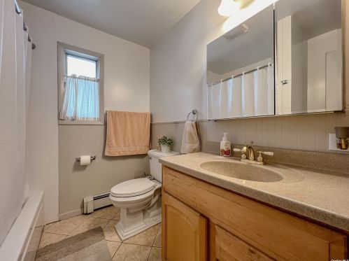 611 Bermuda Rd, Babylon NY 11704-7428 exterior