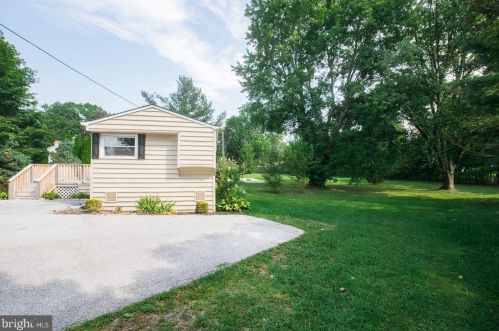 2137 Buchert Rd, Pottstown PA 19464-2460 exterior