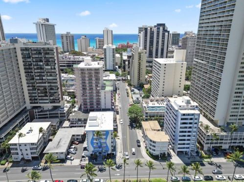 2281 Ala Wai Blvd, Honolulu HI  96815-2635 exterior