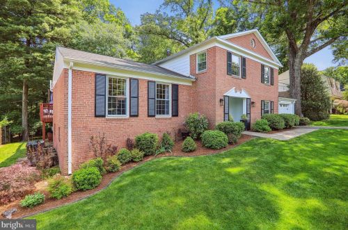 2290 Dunster Ln, Rockville, MD 20854-6112