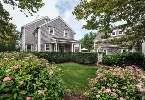 15 Woodbury Ln, Nantucket MA 02554-2151 exterior