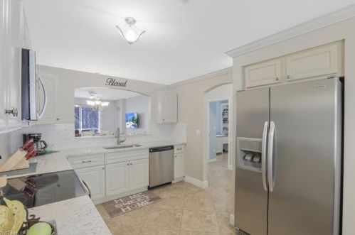 7782 Berkshire Pne Dr, Naples FL 34104-9487 exterior