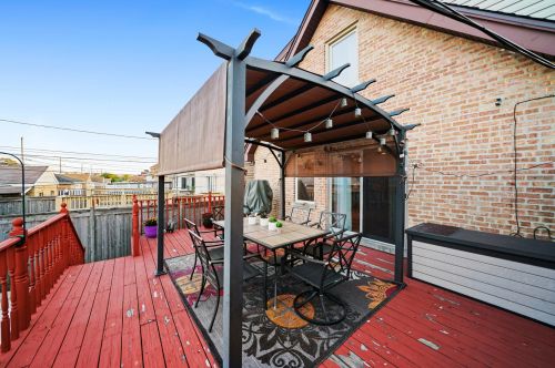 6129 Mcvicker Ave, Chicago IL 60638-4325 exterior