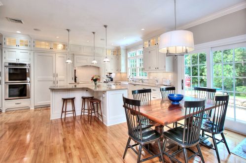 19 Long Lots Rd, Westport CT 06880-3846 exterior