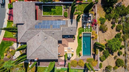 4880 Alder Dr, San Diego CA 92116-2304 exterior