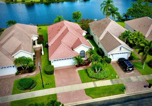 704 Aruba Bay, Fort Pierce, FL 34986-3425