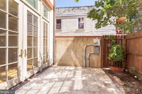 927 2nd St, Philadelphia PA 19122-0033 exterior