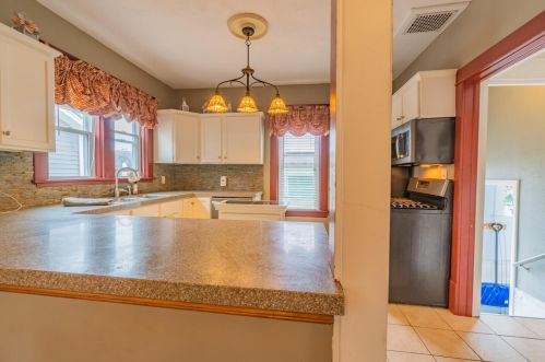 199 Houston Ave, Meskegon MI 49441-1908 exterior