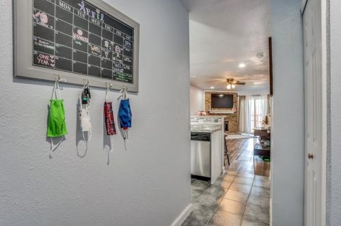 2150 Aspen Dr, Dallas TX  75227-8167 exterior