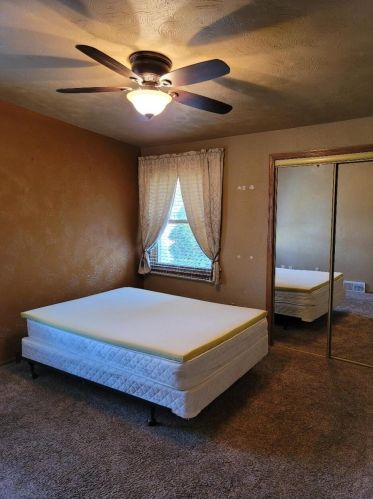 5829 Honey Crk Dr, Milwaukee WI 53221-4017 exterior