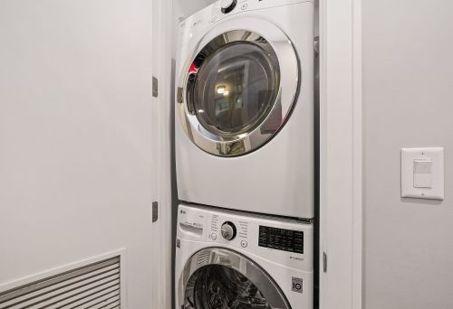 2140 Claremont Ave, Chicago IL  60647-3213 exterior