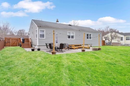 35 Harley Rd, Milford CT 06460-3725 exterior