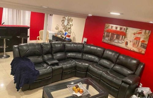 390 Earle St, Central Islip NY 11722-3711 exterior