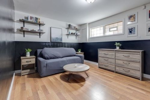 7440 Yates Blvd, Chicago IL 60617-4970 exterior