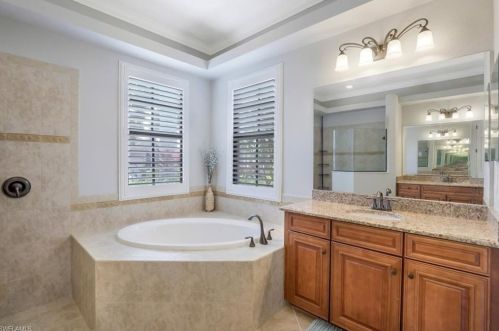 10153 Biscayne Bay Ln, Naples FL 34120-3732 exterior