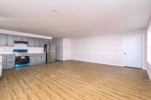 84 Glenham St, Providence RI 02907-1247 exterior