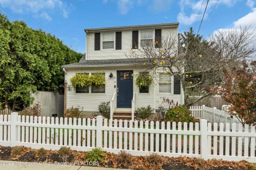 51 Washington St, Locust, NJ 07760-1433