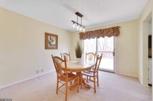 28 Janet Ln, Berkeley Heights NJ 07922-2417 exterior