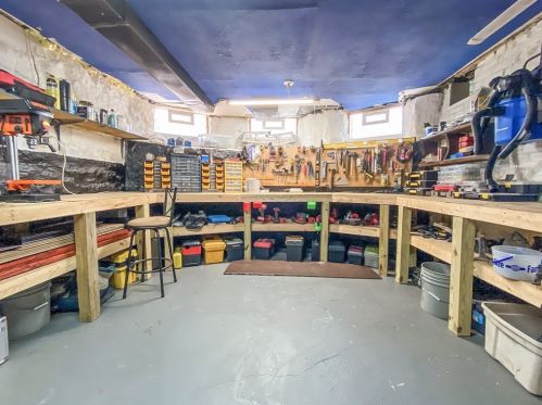 1100 Indiana Ave, Monaca PA 15061-2122 exterior