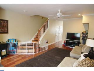 2813 Ogden St, Philadelphia PA  19130-1152 exterior