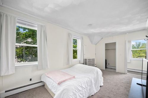 203 Sunnyside Ave, Woonsocket RI 02895-5103 exterior