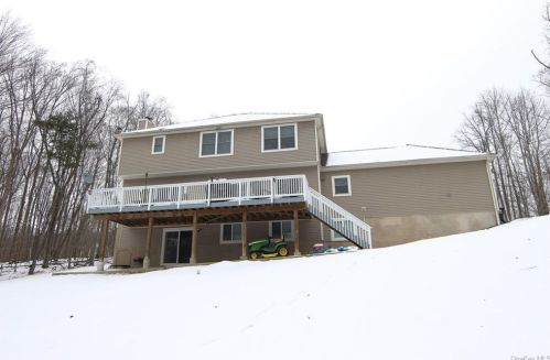 15 Restorative Ln, Middletown, NY 10940-7661