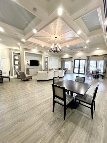 6582 Monterey Pt, Naples FL 34105-5038 exterior