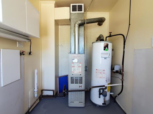 3746 61, Milwaukee WI 53216-2150 exterior