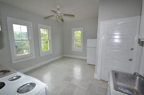 2463 9 Pl, Milwaukee WI 53215-3213 exterior