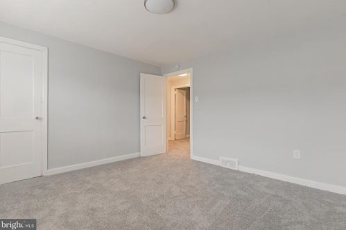 321 Mulberry St, Darby PA 19023-1718 exterior