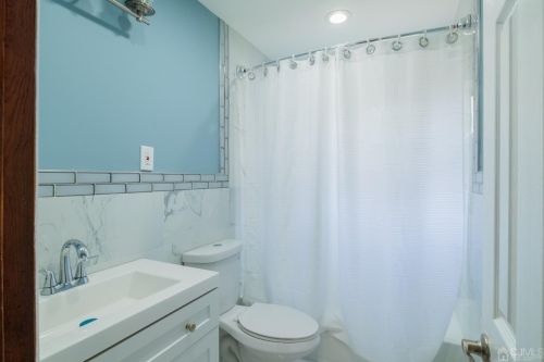 131 Bernard Ave, Edison NJ 08837-3036 exterior