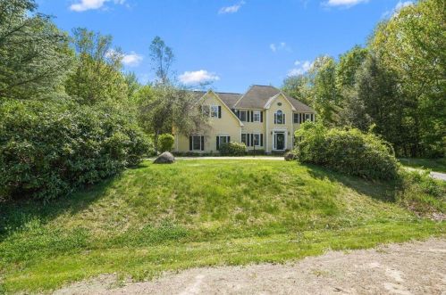 15 Longview Dr, Concord NH  03304-4809 exterior