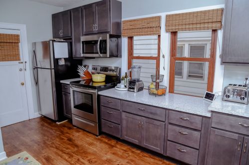 3944 Farwell Ave, Milwaukee, WI 53211-2411