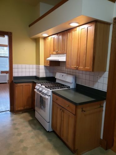 3217 Southport Ave, Chicago IL 60657-3228 exterior