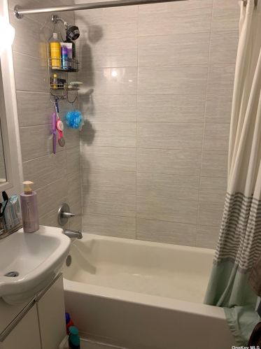 954 2nd Ave, New York NY 10029-3246 exterior