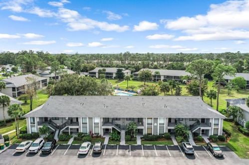 1208 Commonwealth Cir, Naples, FL 34116-3620