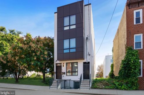 1945 Marshall St, Philadelphia PA 19122-1405 exterior