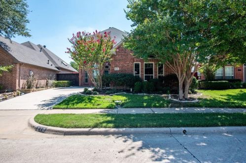 210 Wellington Rd, Irving, TX 75063-7201