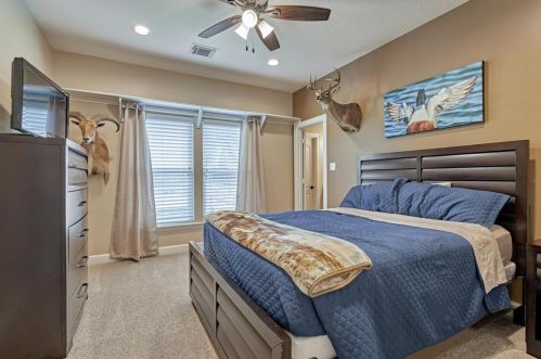 18933 Hbr Side Blvd, Montgomery TX 77356-3224 exterior