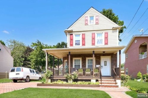 1106 Tuxedo Sq, Teaneck, NJ 07666-5730