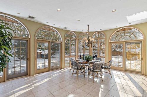 10 Durham Dr, Huntington Station NY 11746-5310 exterior