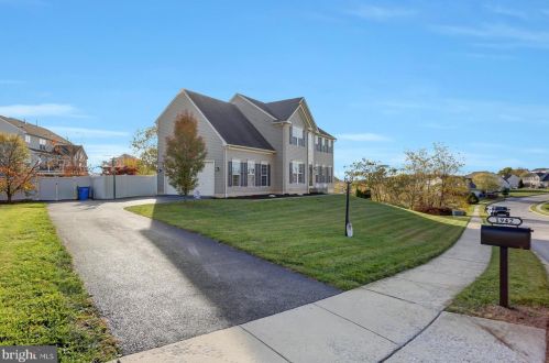 1942 Oak Hills Dr, Hanover PA 17331-9441 exterior