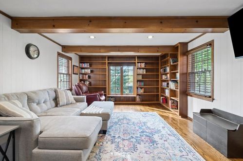 2351 Berkshire Dr, Pittsburgh PA  15241-2445 exterior