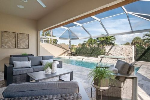 3968 Isla Ciudad Ct, Naples FL 34109-0333 exterior