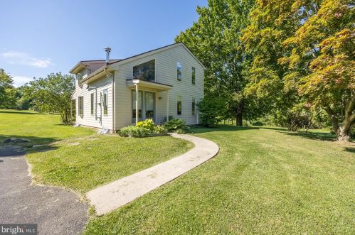 2416 Evergreen Ln, Pottstown PA 19465-8884 exterior