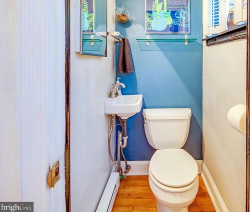 2424 9th St, Philadelphia PA  19133-0016 exterior