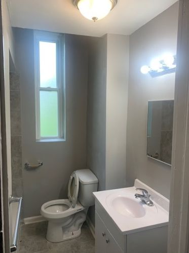 8444 Buffalo Ave, Chicago IL  60617-2609 exterior