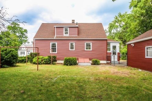 47 Felicia St, Springfield, MA 01104-1305